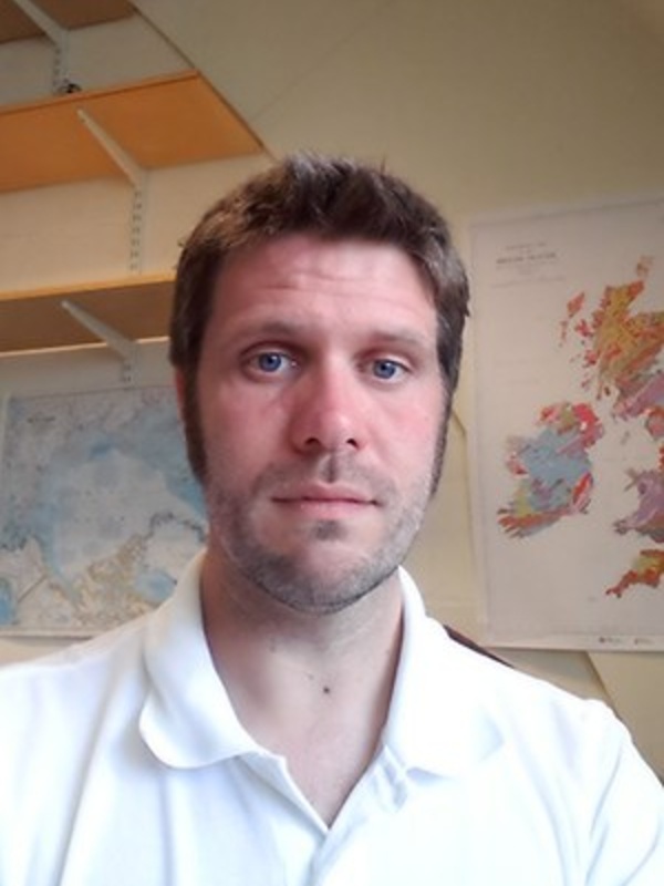  Neil Davies