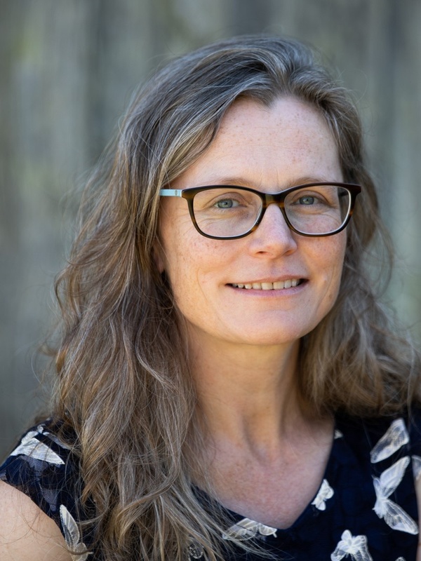  Lynn Dicks